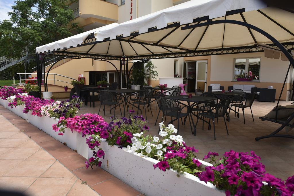 Hotel La Villa Corigliano Calabro Exterior photo