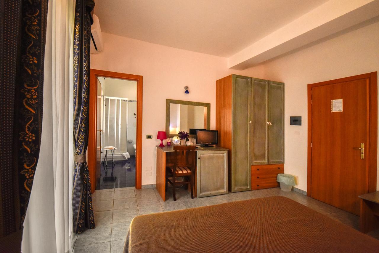 Hotel La Villa Corigliano Calabro Exterior photo
